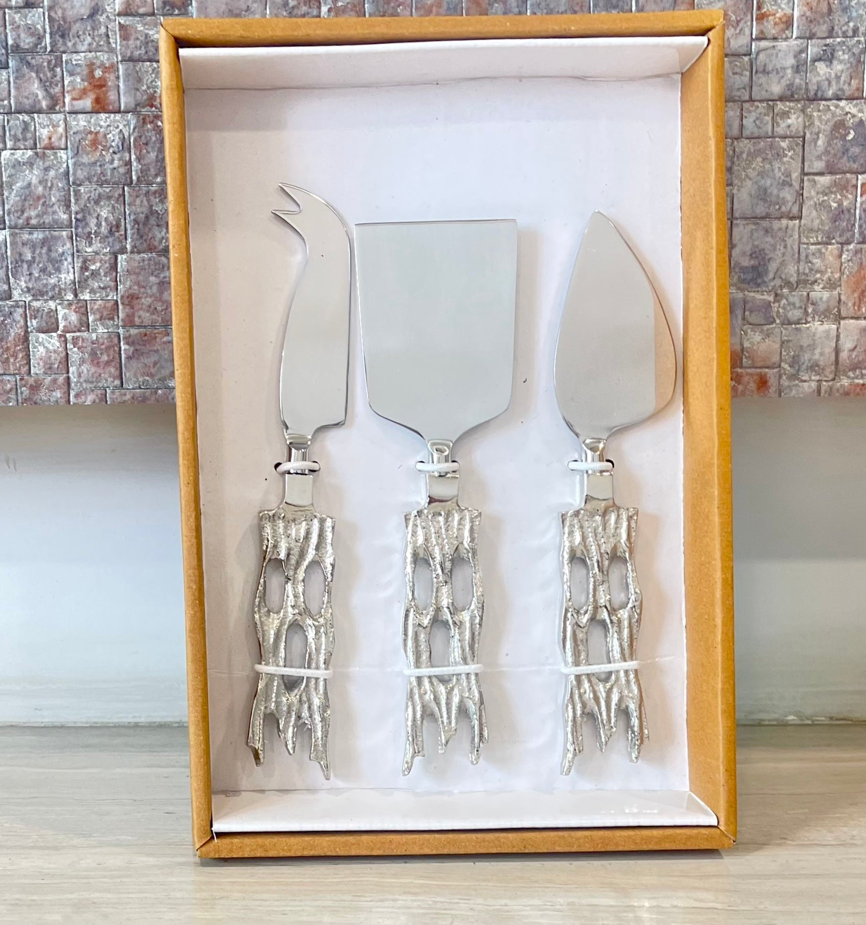 Silver Designer Cheese Knife & Serving Spreader Set (Set of 3)